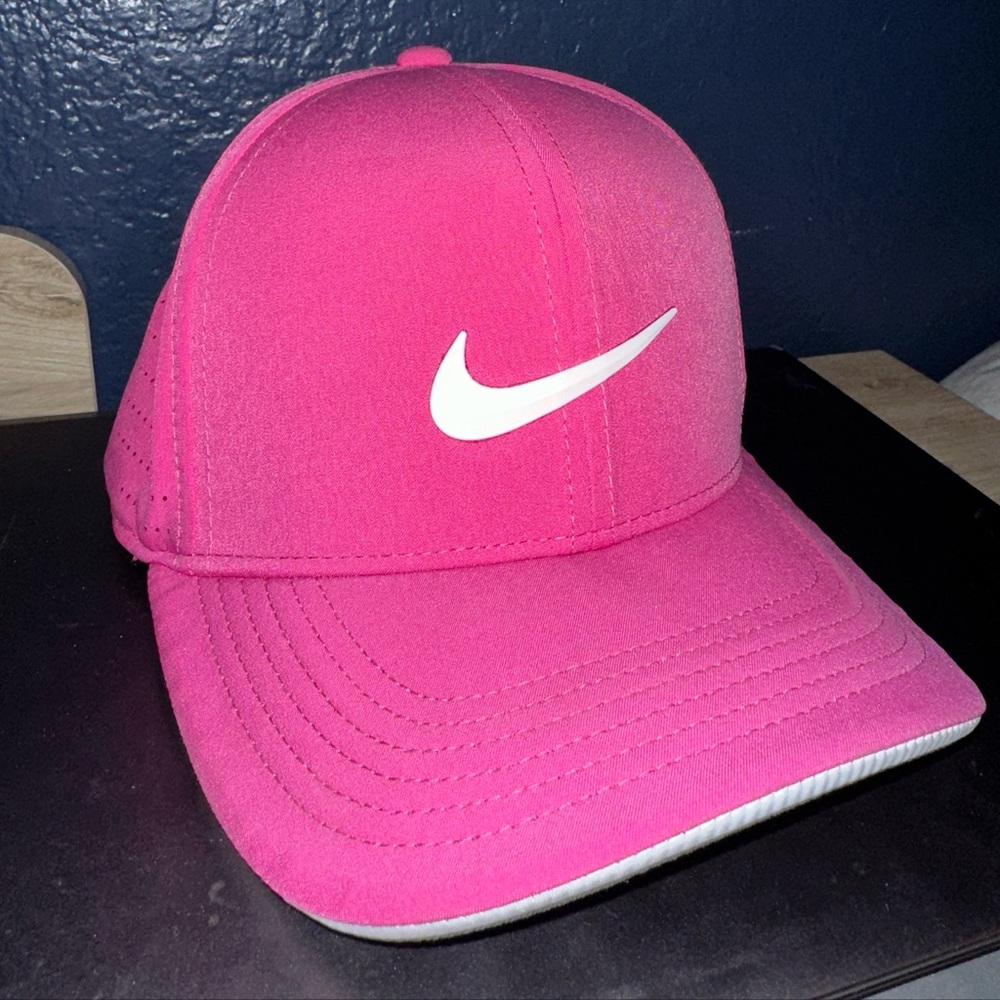 Nike Classic99 Pink Golf Hat sz M/L